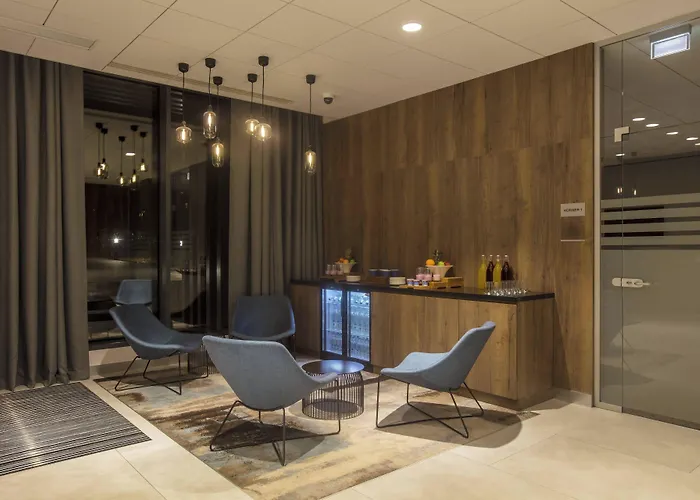 Courtyard By Marriott Edinburgh West Hotel