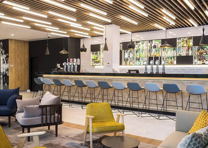 Courtyard By Marriott Edinburgh West Hotel
