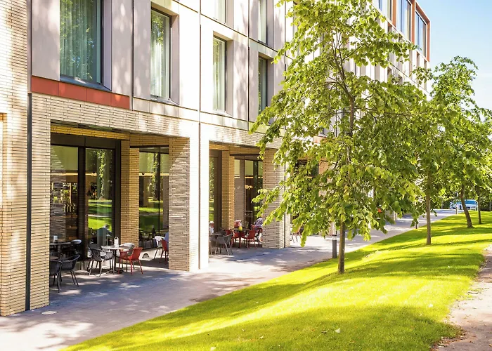 Courtyard By Marriott Edinburgh West Hotel