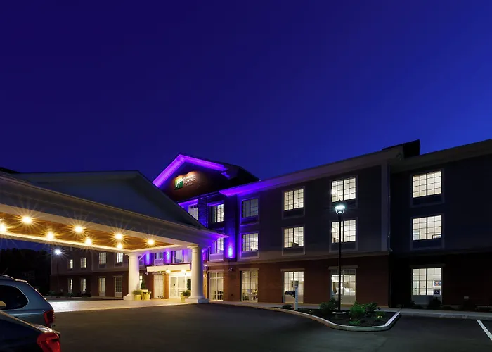 Holiday Inn Express & Suites - Sturbridge By Ihg