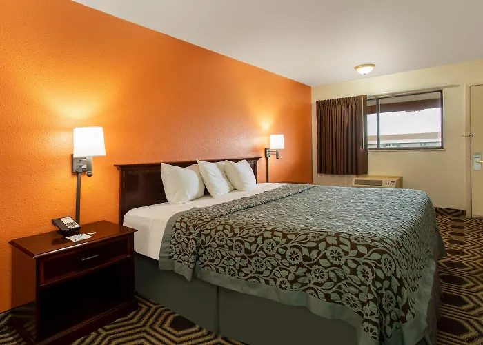 Travelodge By Wyndham South Holland
