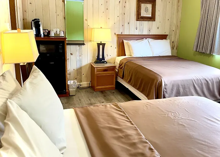 Four Seasons Lodge
