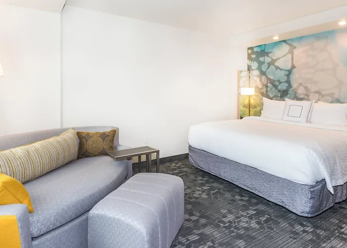 Courtyard By Marriott Somerset