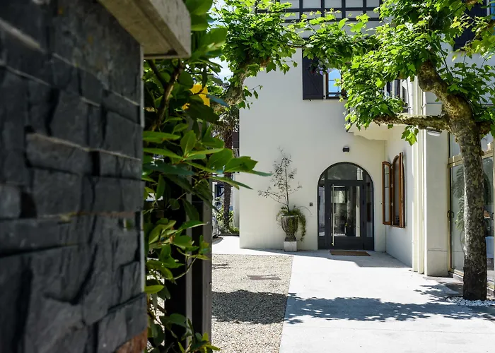 Logis Hotel & Restaurant Bergeret Sport
