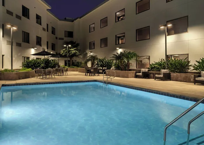 Courtyard By Marriott Redwood City