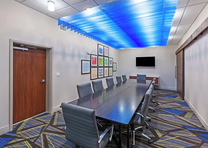 Holiday Inn Express & Suites Brenham South By Ihg