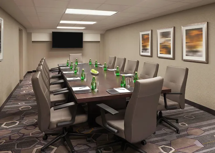 Courtyard By Marriott Oshawa