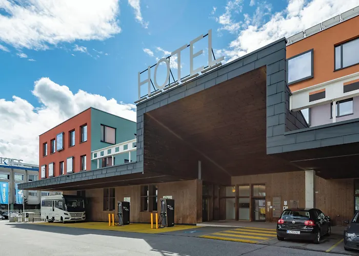 Hwest Hotel