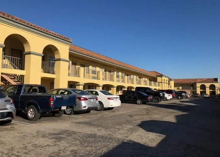 Cali Inn Carson