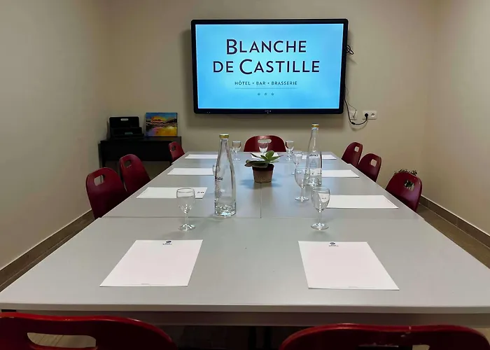 Best Western Blanche De Castille Dourdan