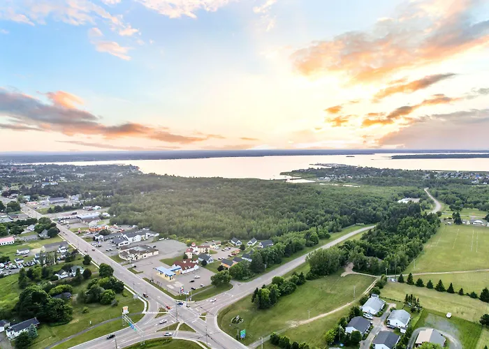 Shores Inn & Hotel