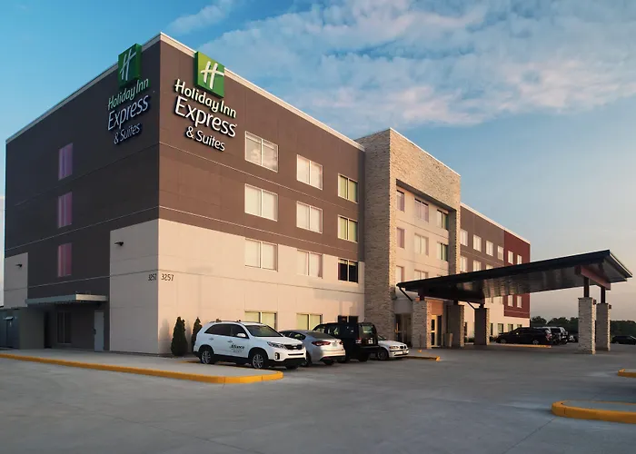 Holiday Inn Express & Suites Kingdom City By Ihg