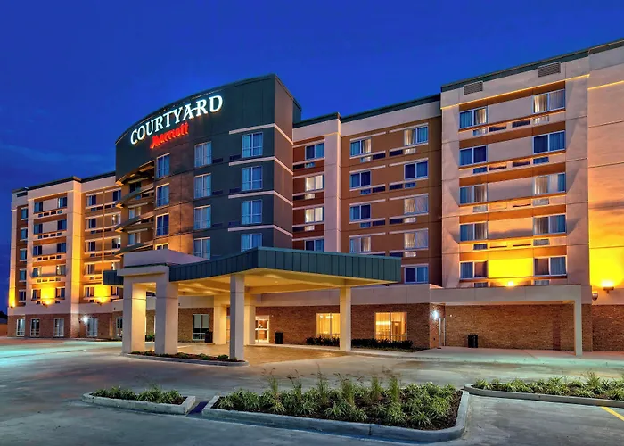 Courtyard By Marriott Westbury Long Island Hotel