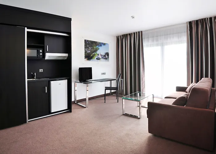 Golden Tulip Pornic Suites- Appart Hotel