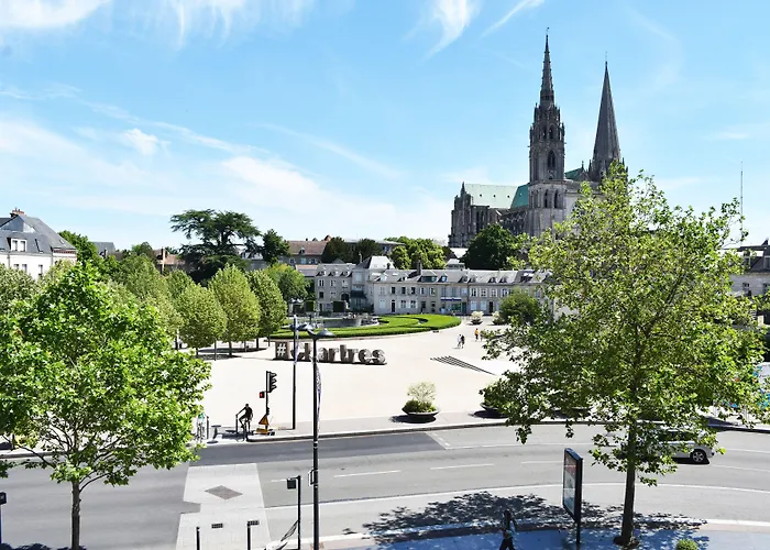 Hôtel Le Boeuf Couronné Chartres - Logis Hotels