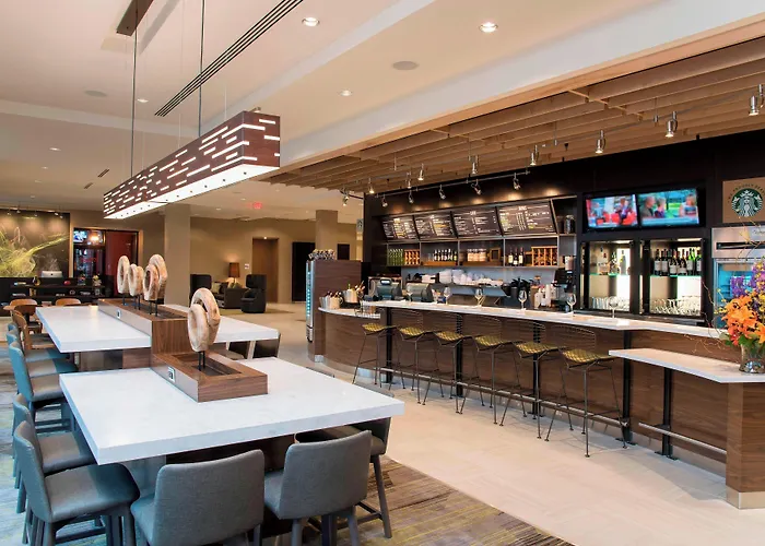 Courtyard By Marriott Holland Downtown Hotel