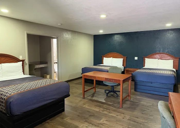Rodeway Inn & Suites