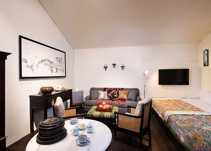 Muntri Mews