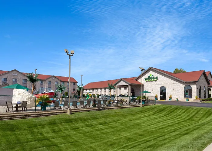 Wingate By Wyndham Wisconsin Dells Waterpark Hotel Lake Delton