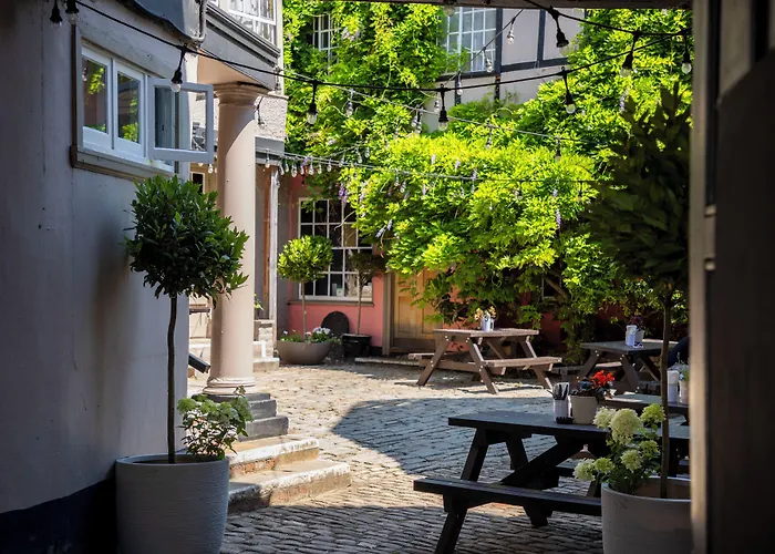 The Crown & Thistle, Abingdon, Oxfordshire - Acorn Pubs