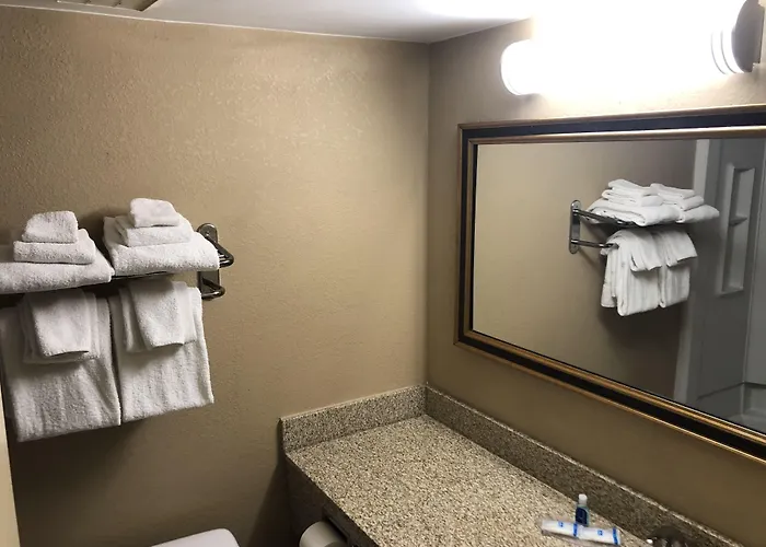 Rodeway Inn Joint Base Andrews Area