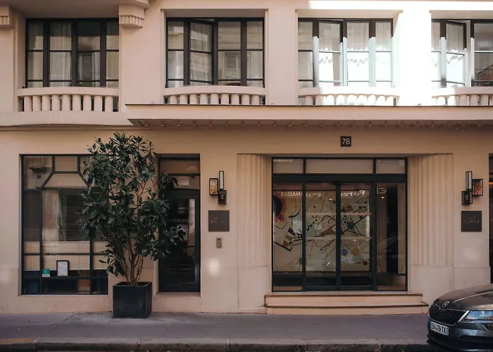 Hotel Eiffel Blomet París