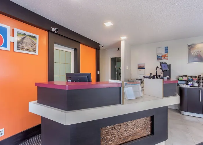 Motel Bo-Camrose, Ab