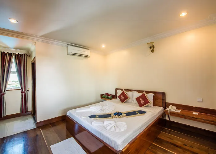 Seng Hout Hotel
