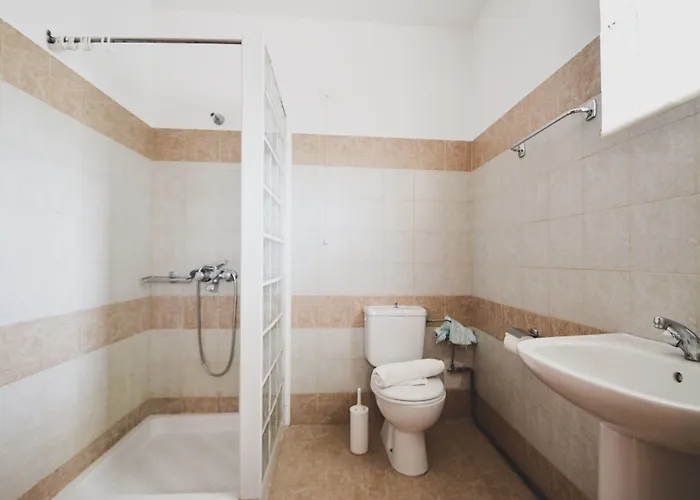 Coliseum Studios & Apartments