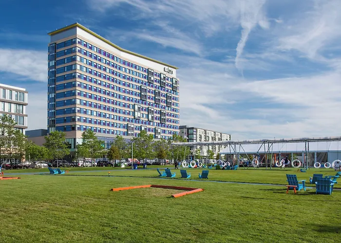 Aloft By Marriott Boston Seaport District