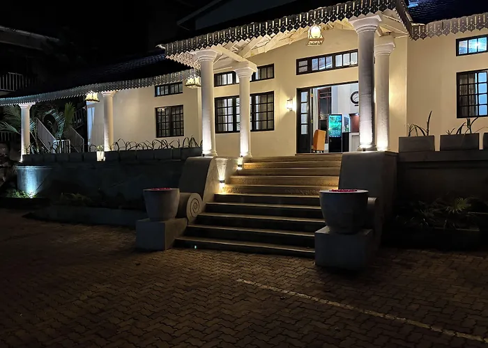 Serendib Suites And Conference Center