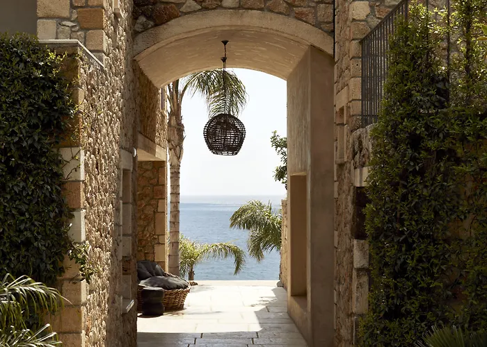 F Zeen Kefalonia (Adults Only)