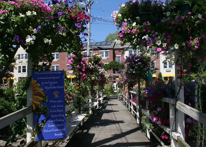 Camden Riverhouse Hotel And Inn