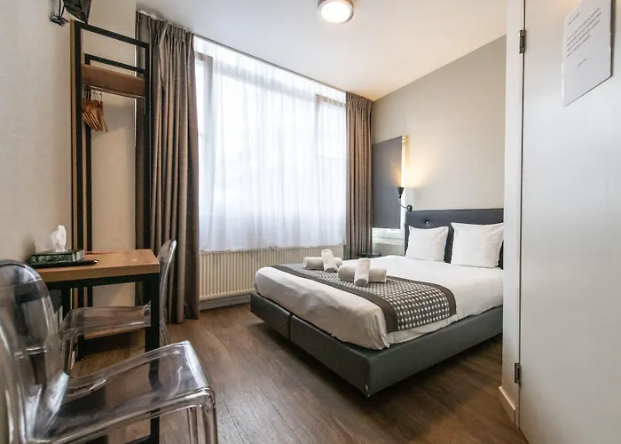 Acostar Hotel