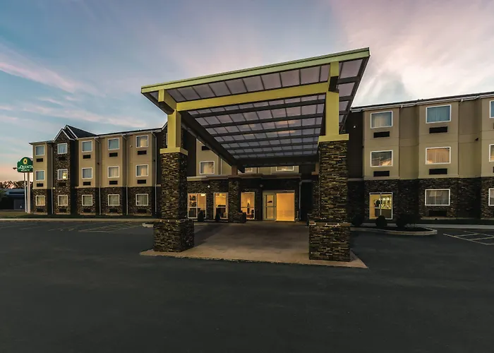 La Quinta By Wyndham Collinsville - St. Louis