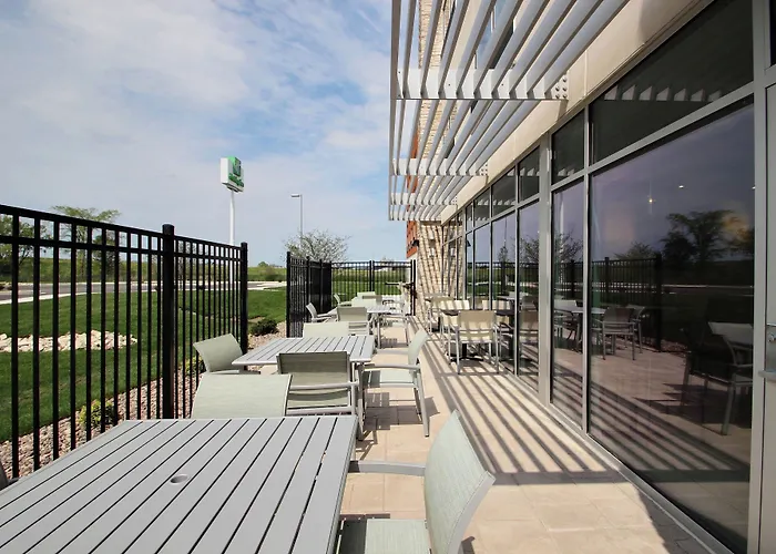 Holiday Inn Express & Suites Fond Du Lac By Ihg
