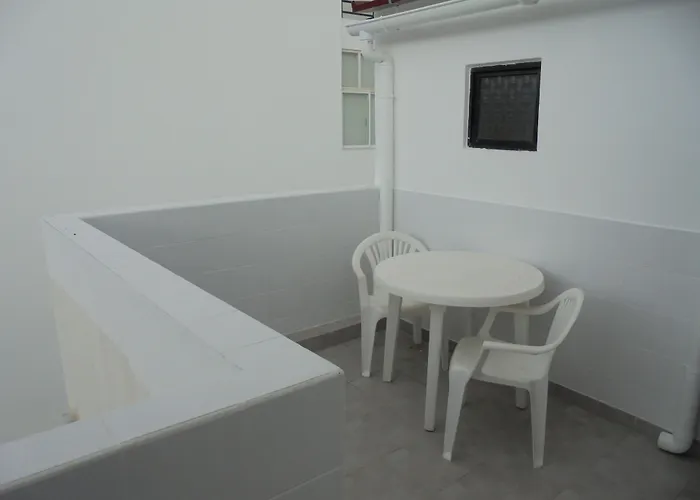 Lagos City Center Guest House & Hostel