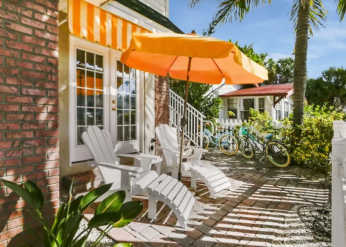 Coconut Inn Pass-A-Grille Beach