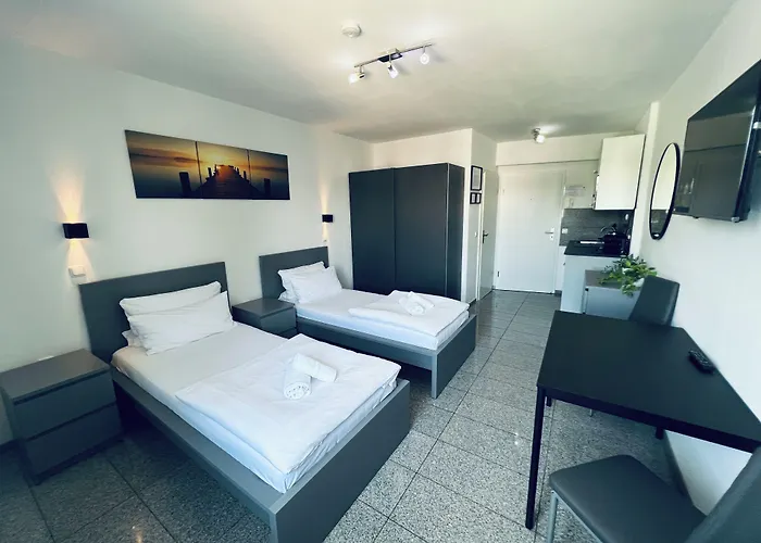 Lipp Apartments