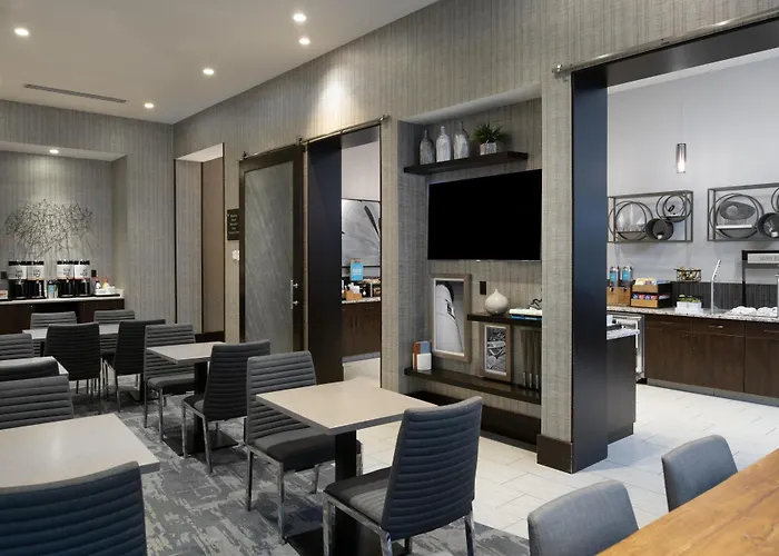 Hampton Inn & Suites Portsmouth Downtown