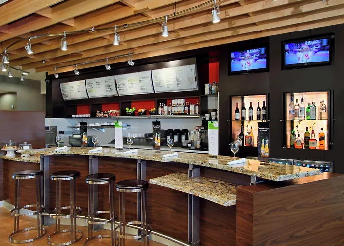 Courtyard By Marriott Victoria