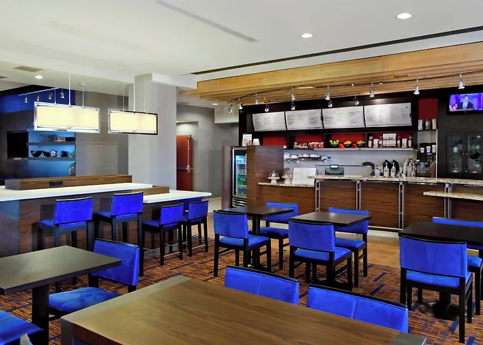 Courtyard By Marriott Victoria