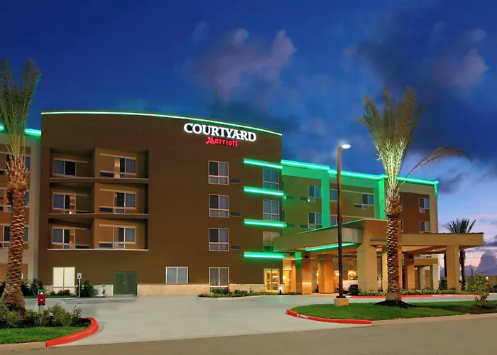 Courtyard By Marriott Victoria