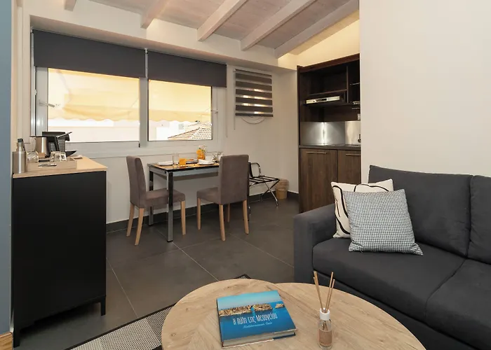 Karalis City Hotel