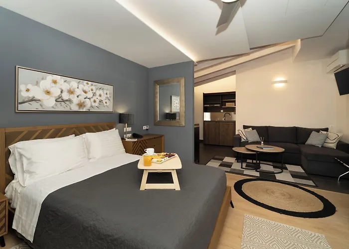 Karalis City Hotel