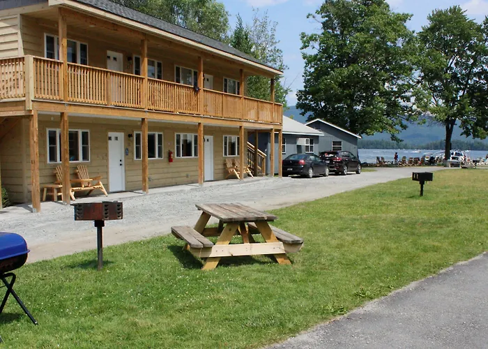 Blue Lagoon Resort Lake George