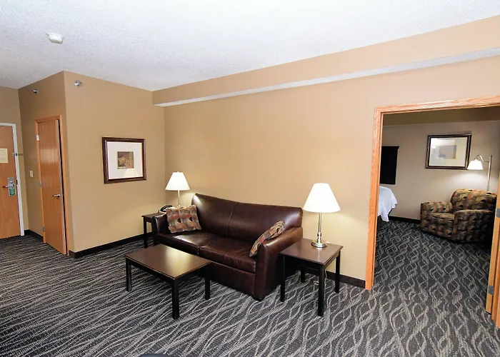 Cobblestone Inn & Suites - Denison | Majestic Hills
