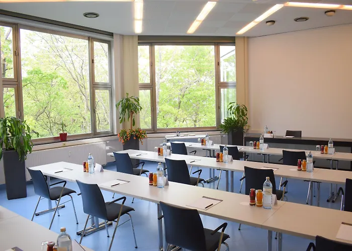 College Garden Hotel