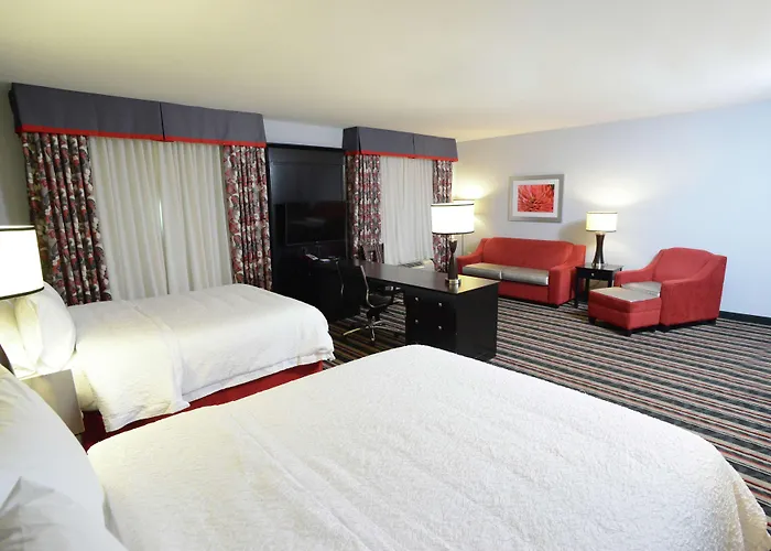 Hampton Inn & Suites Albany At Albany Mall