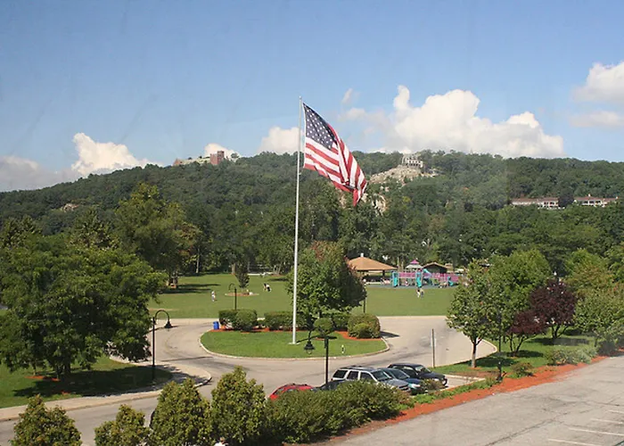 Holiday Inn Express & Suites Peekskill-Lower Hudson Valley By Ihg